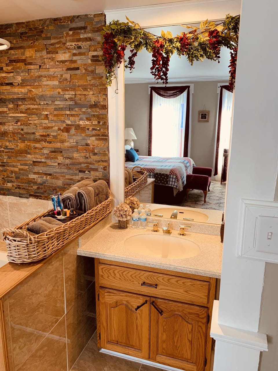 Love - Main floor bedroom | Bathroom | Towels