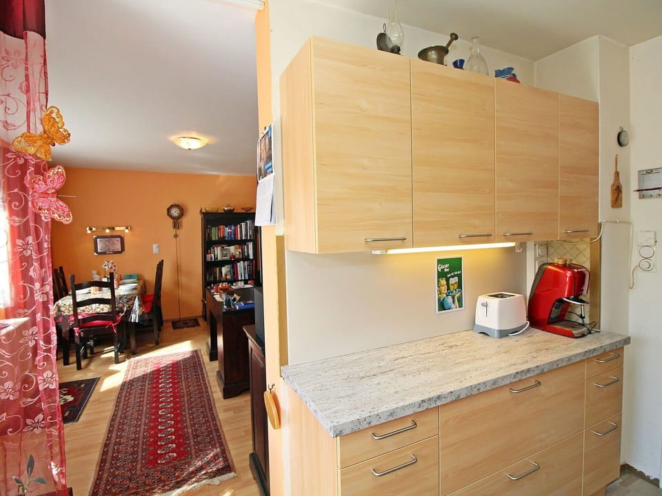 Room, Property, Interior Design, Furniture, Countertop, Floor, Cabinetry, Kitchen, House, Building
