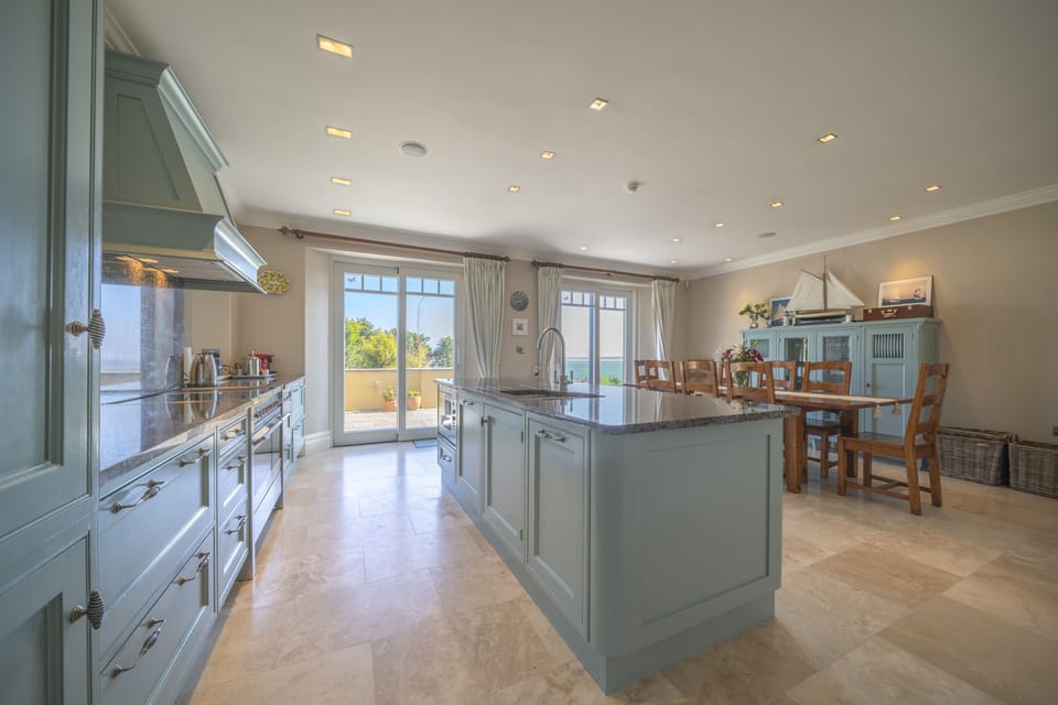 Bright modern kitchen
