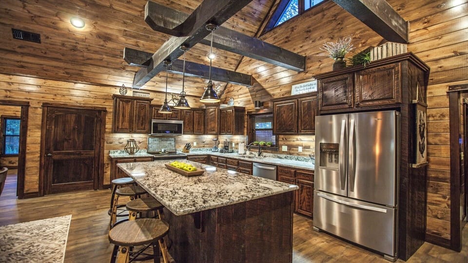 Kitchen, Granite Counters, Stainless Steel Appliances, Oven, Dishwasher...