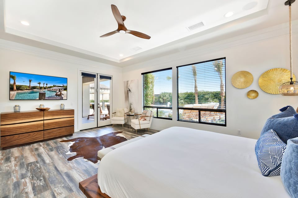 Master Bedroom, King Bed (Main House)