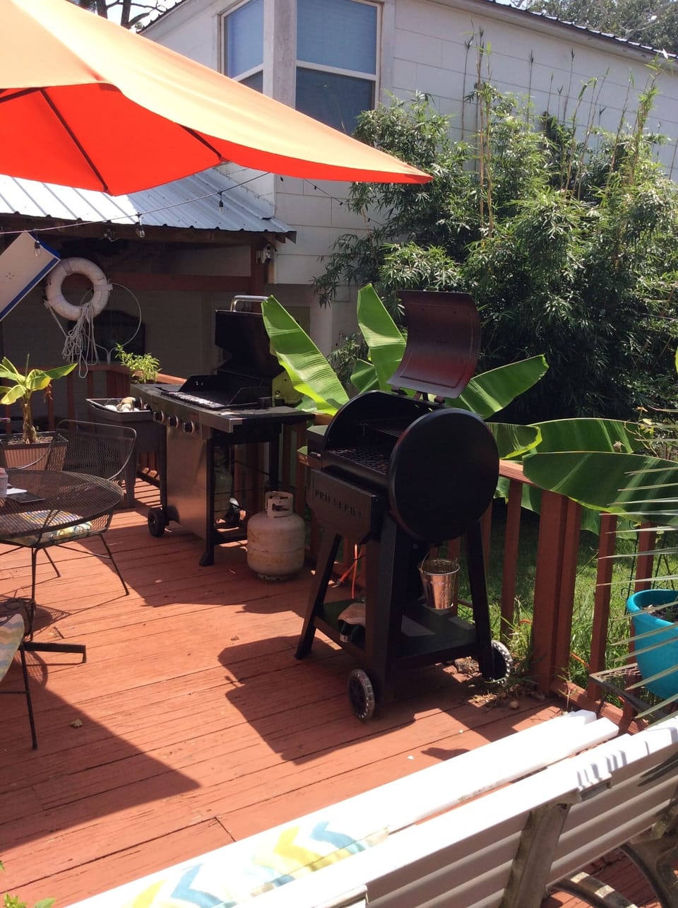 Grill and pellet smoker for your use 