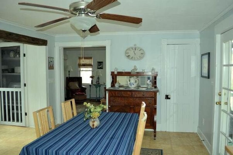 Dining Room - Eat-in Kitchen