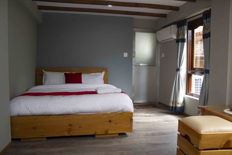 Deluxe Room | Rollaway beds, free WiFi, bed sheets