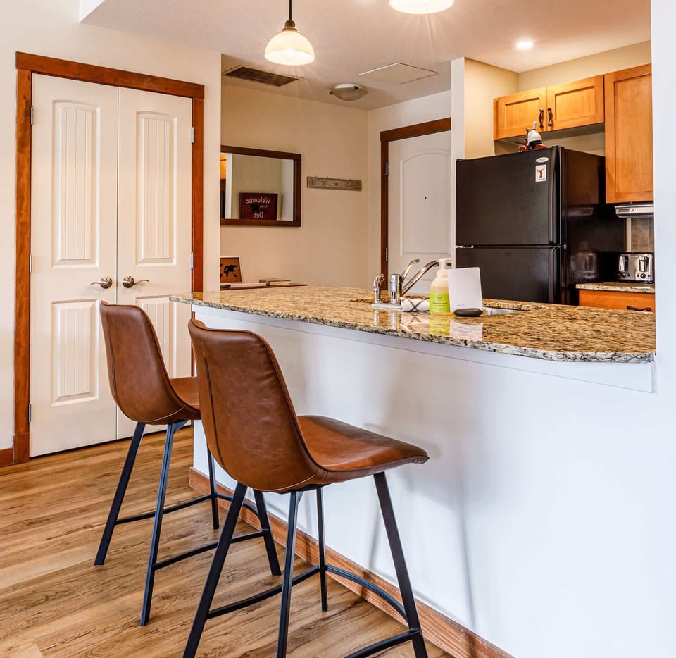 It's 5 o'clock somewhere - time to sit up at the breakfast bar and recap your day in the mountains