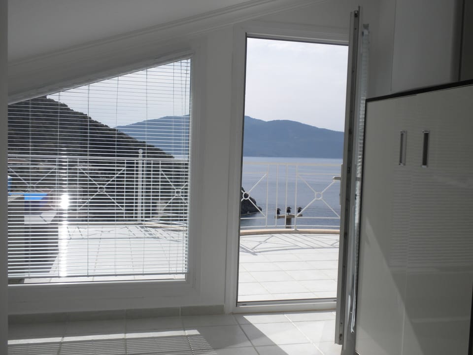 Landing Leading To Rooftop Solarium.