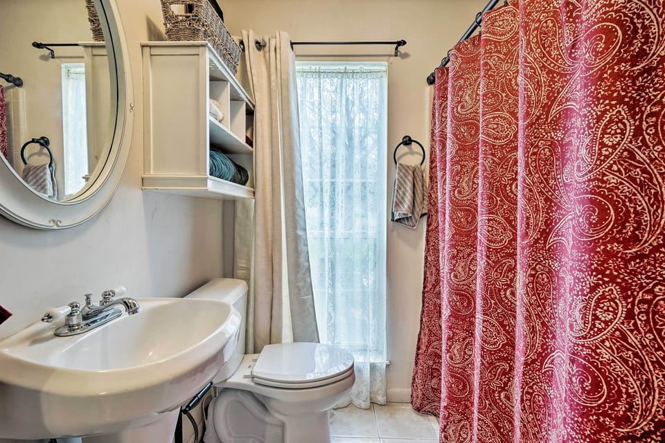 Full Bathroom