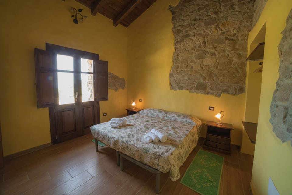 Deluxe Double or Twin Room, Partial Sea View | 1 bedroom, blackout drapes, free WiFi, bed sheets