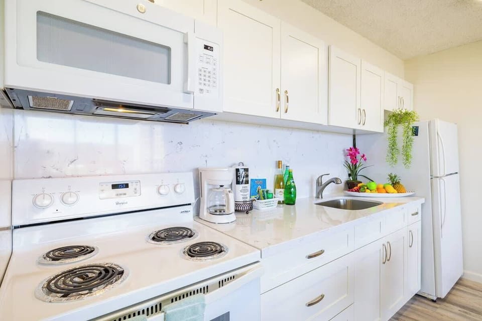 Fully equipped kitchen perfect for your culinary needs!