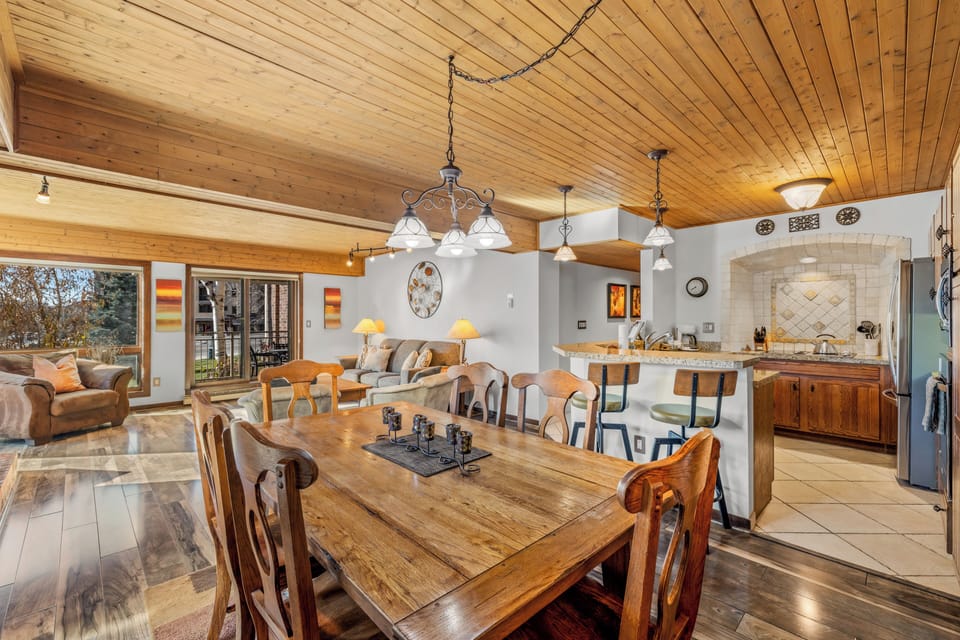 Great light in the dining room