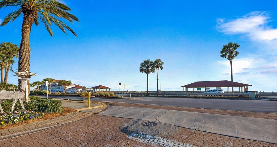 Only a 5 Minute Walk to the Beach
