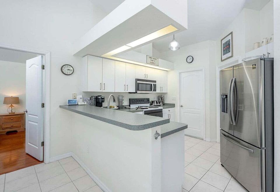 Kitchen with Bar