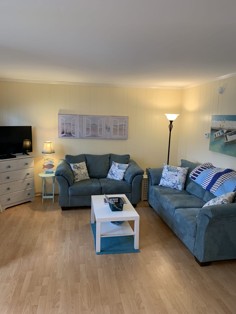 living room, tv, wi-fi