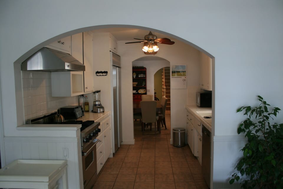 Kitchen (Image 1)
