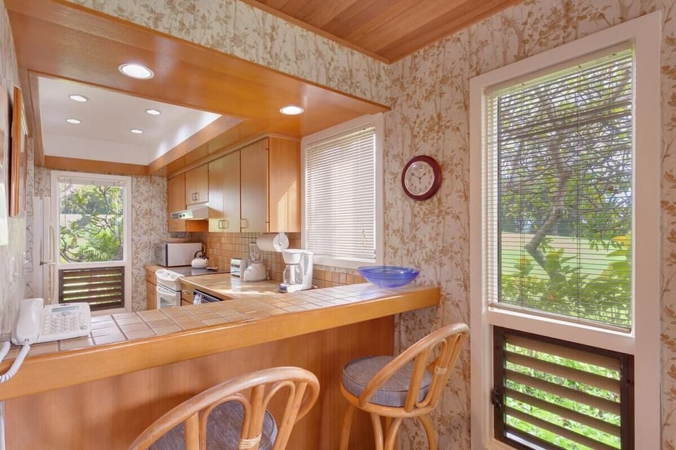 The breakfast bar with views of the 9th fairway, Bay Course