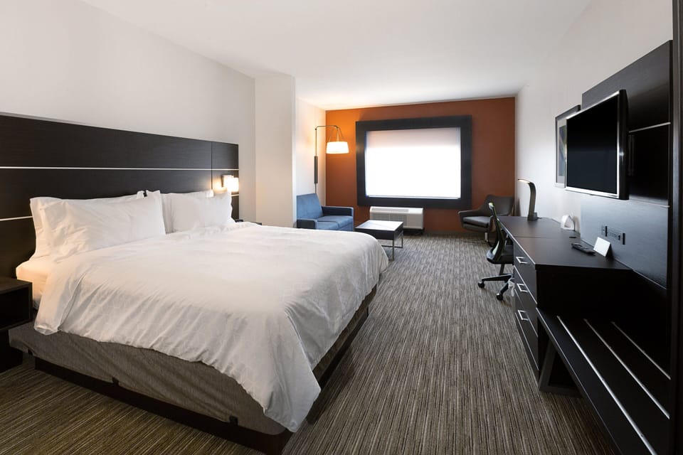 In-room safe, desk, laptop workspace, blackout drapes