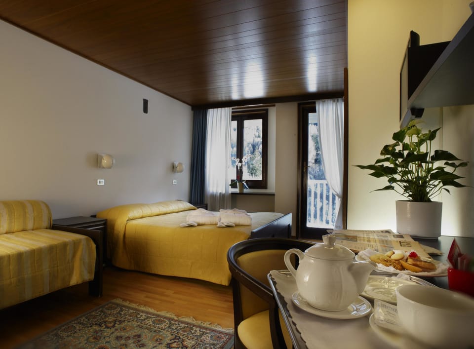 Comfort Double Room, 1 Bedroom, Balcony, Mountain View | In-room safe, desk, free cribs/infant beds, free WiFi