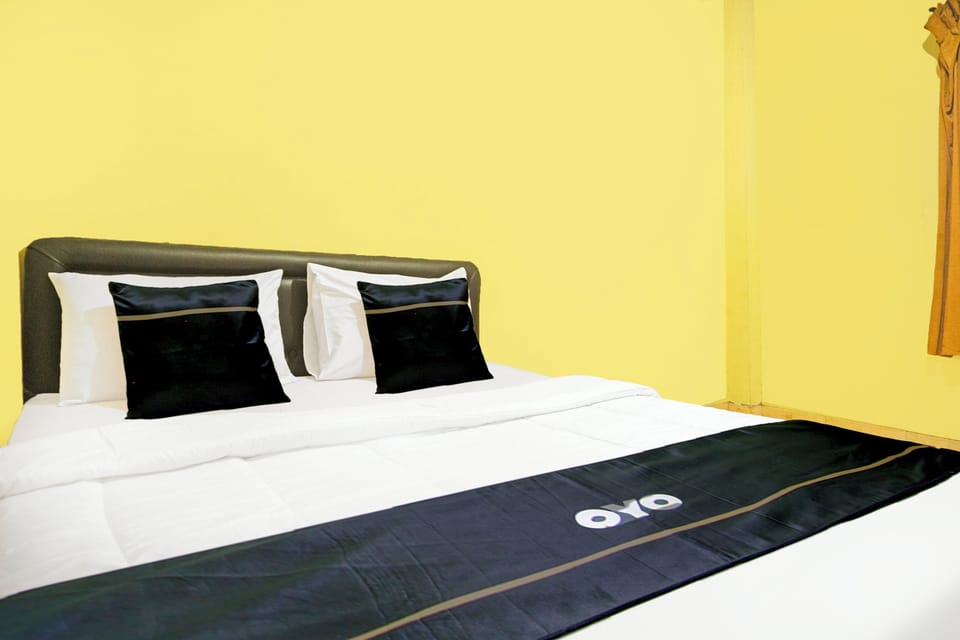 Standard Double Room | 1 bedroom, desk, WiFi (free), bed sheets