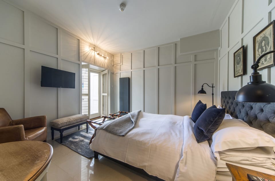 Superior Double Room, Ensuite, Courtyard View (With Dressing Room) | Interior
