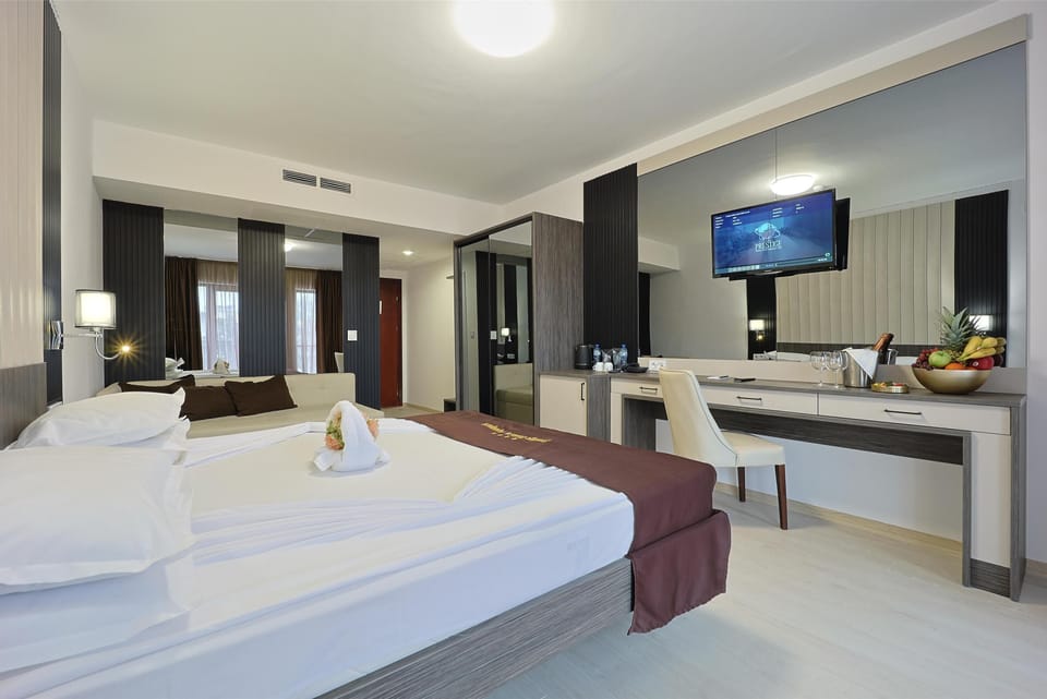 In-room safe, desk, blackout drapes, iron/ironing board
