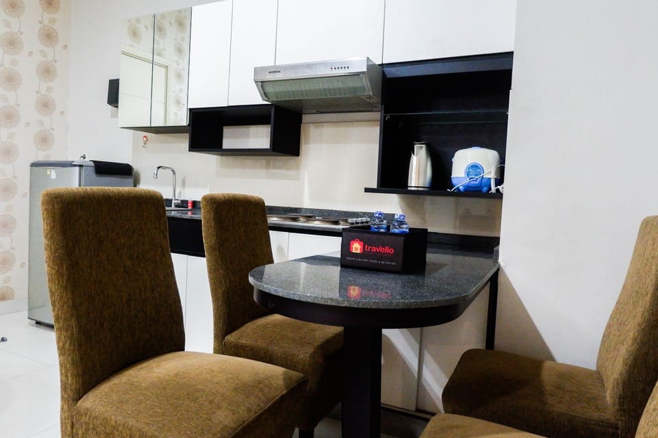 Room | In-room dining