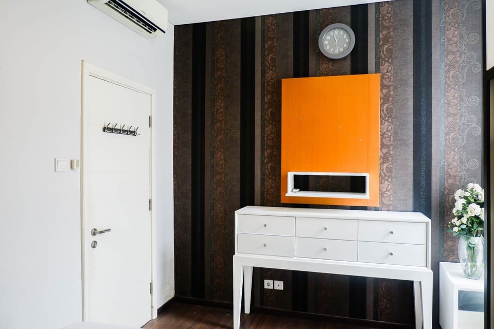 Room | Living area | TV