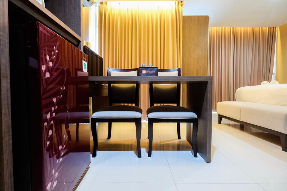 Room | In-room dining