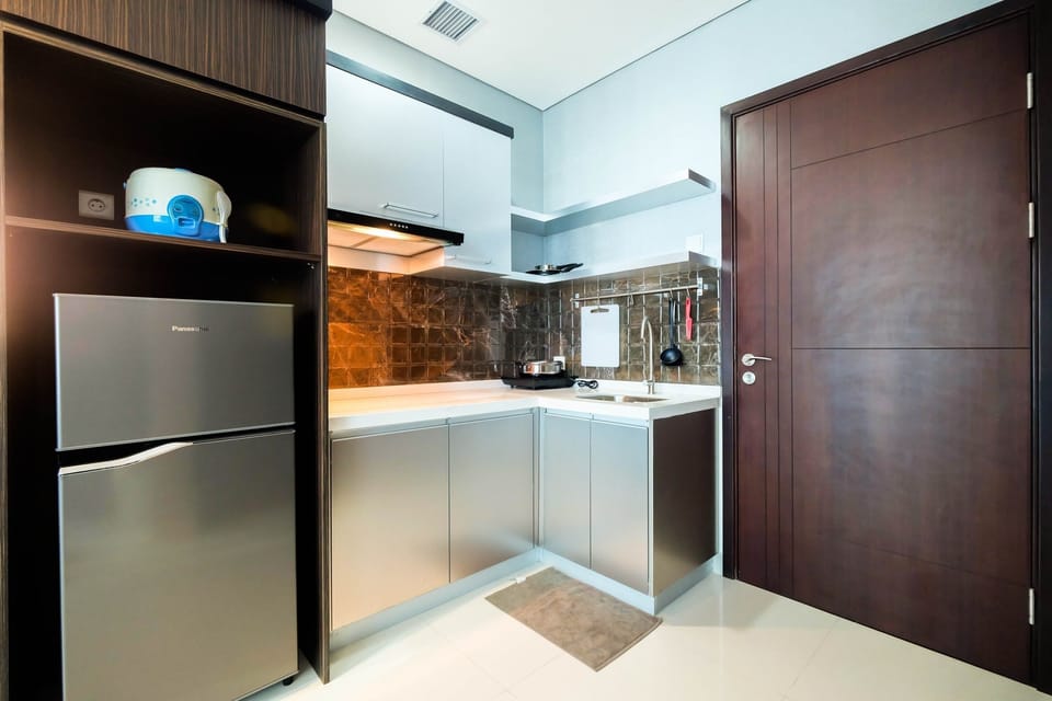 Room | Private kitchen | Fridge, stovetop, electric kettle, cookware/dishes/utensils