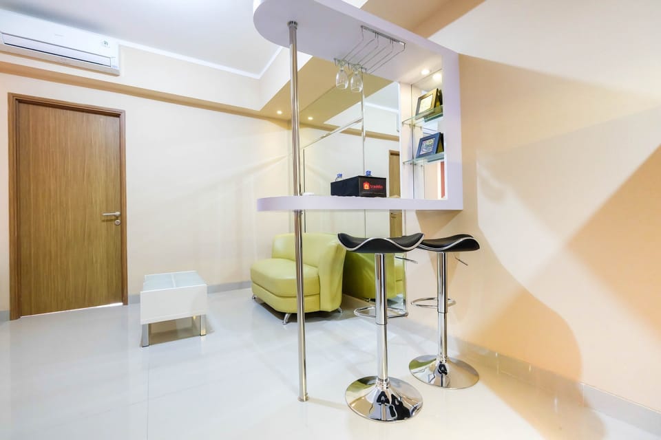 Room | Living area | TV