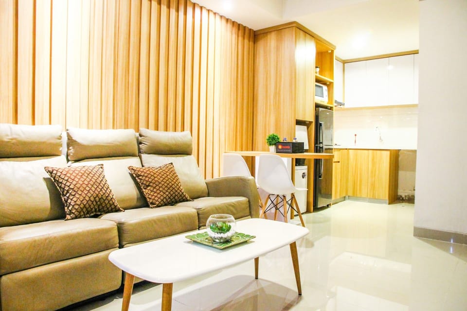 Room | Living area | Flat-screen TV