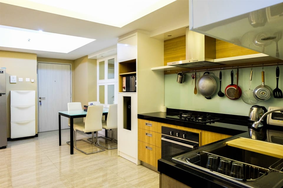 Room | Private kitchen | Fridge, stovetop, cookware/dishes/utensils