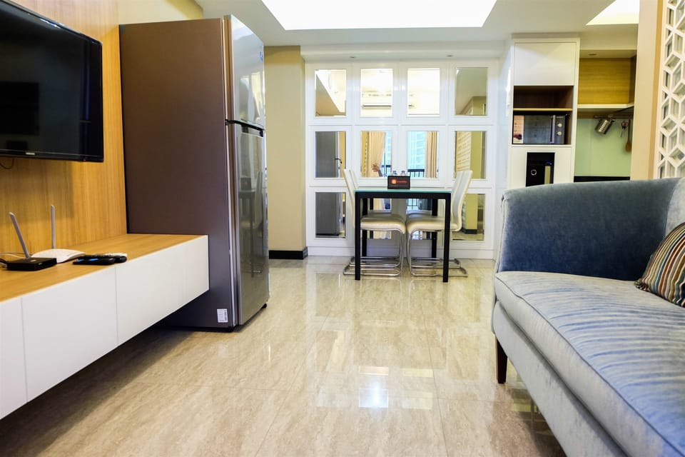 Room | Living area | TV