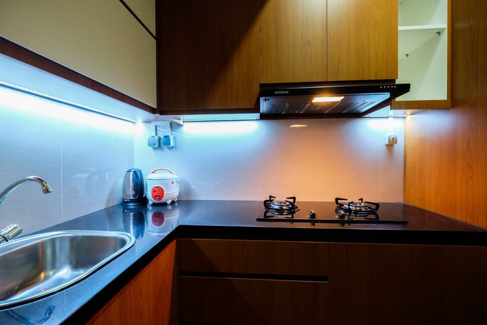 Room | Private kitchenette | Fridge, microwave, oven, stovetop