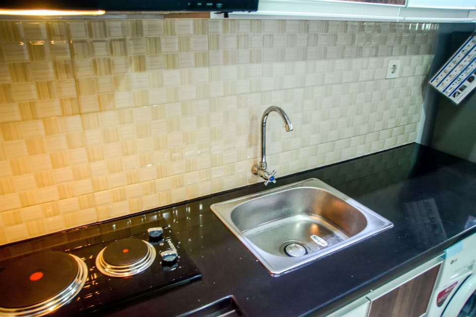 Room | Private kitchen | Fridge, stovetop, cookware/dishes/utensils