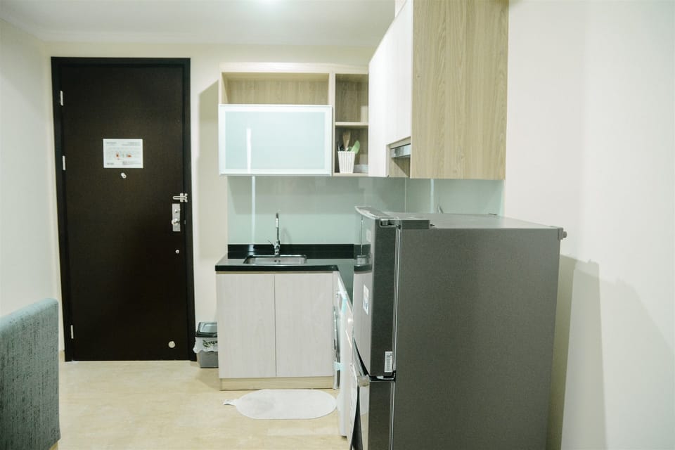 Room | Private kitchen | Fridge, stovetop, cookware/dishes/utensils