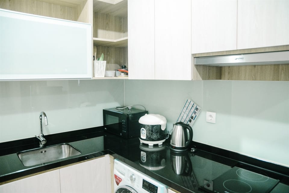 Room | Private kitchen | Fridge, stovetop, cookware/dishes/utensils