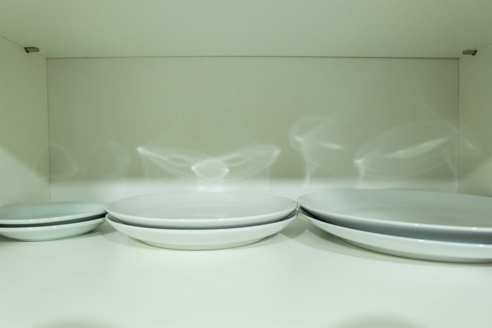 Room | Private kitchenette | Fridge, microwave, stovetop, cookware/dishes/utensils
