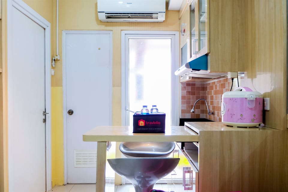 Room | In-room dining