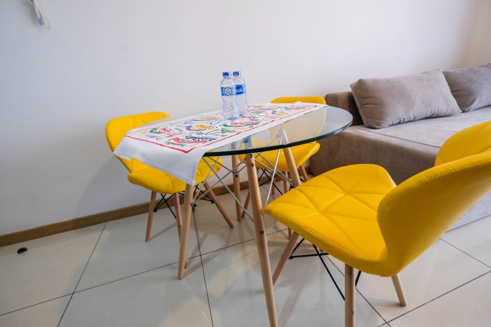 Room | In-room dining