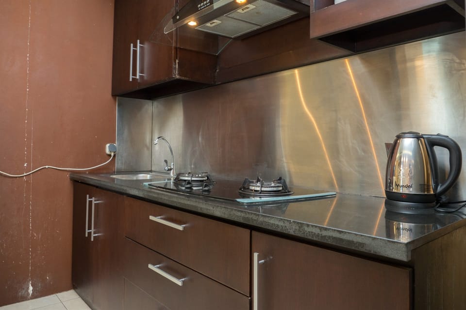 Room | Private kitchen | Fridge, stovetop, cookware/dishes/utensils