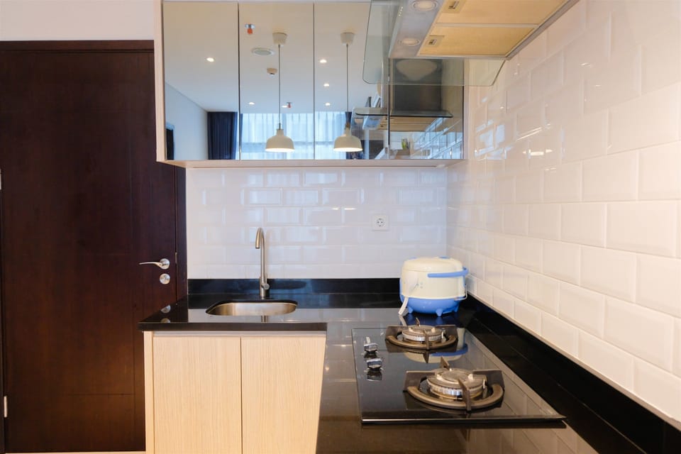 Room | Private kitchen | Fridge, stovetop, electric kettle, cookware/dishes/utensils