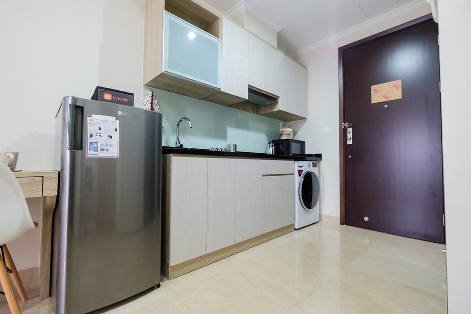 Room | Private kitchen | Fridge, stovetop, cookware/dishes/utensils