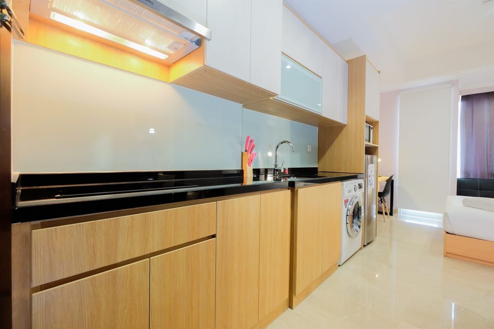 Room | Private kitchen | Fridge, stovetop, cookware/dishes/utensils