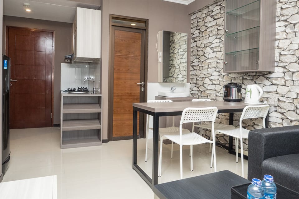 Room | In-room dining