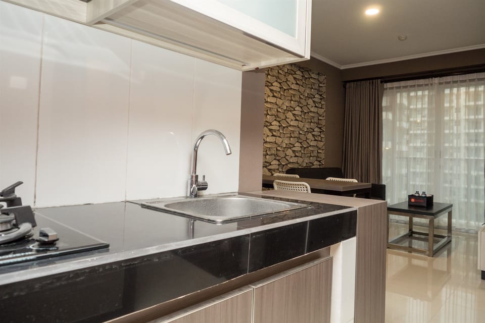 Room | Private kitchen | Fridge, stovetop, electric kettle, cookware/dishes/utensils