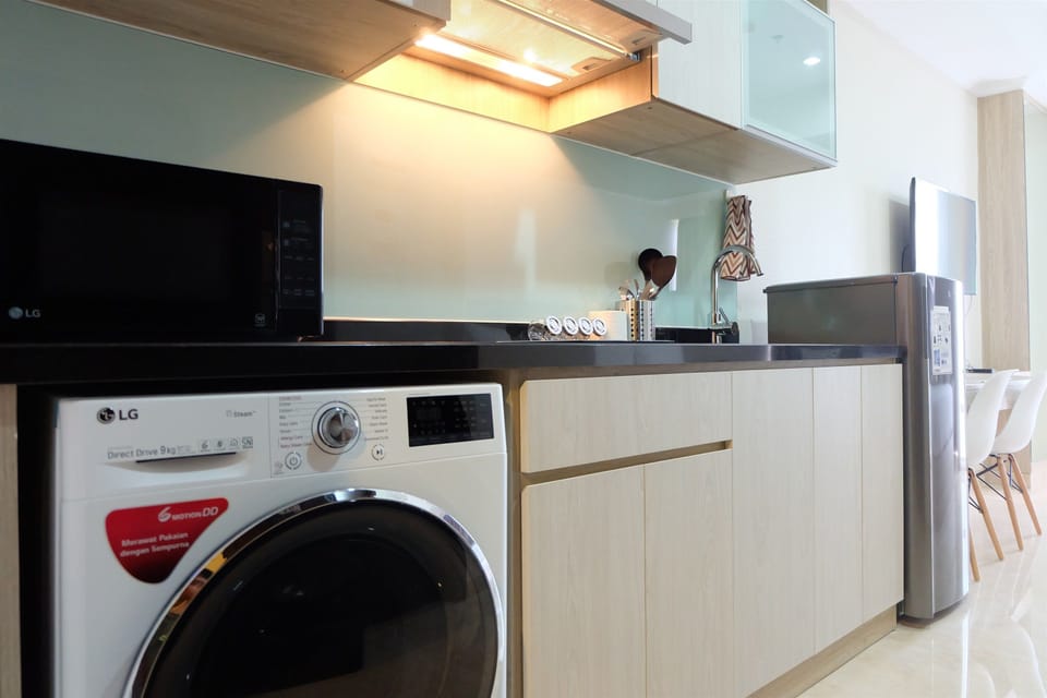 Room | Private kitchen | Fridge, stovetop, cookware/dishes/utensils