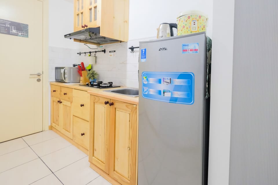 Room | Private kitchen | Fridge, stovetop, cookware/dishes/utensils