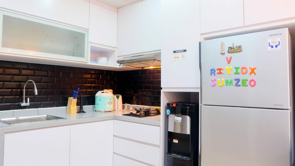 Room | Private kitchen | Fridge, stovetop, cookware/dishes/utensils