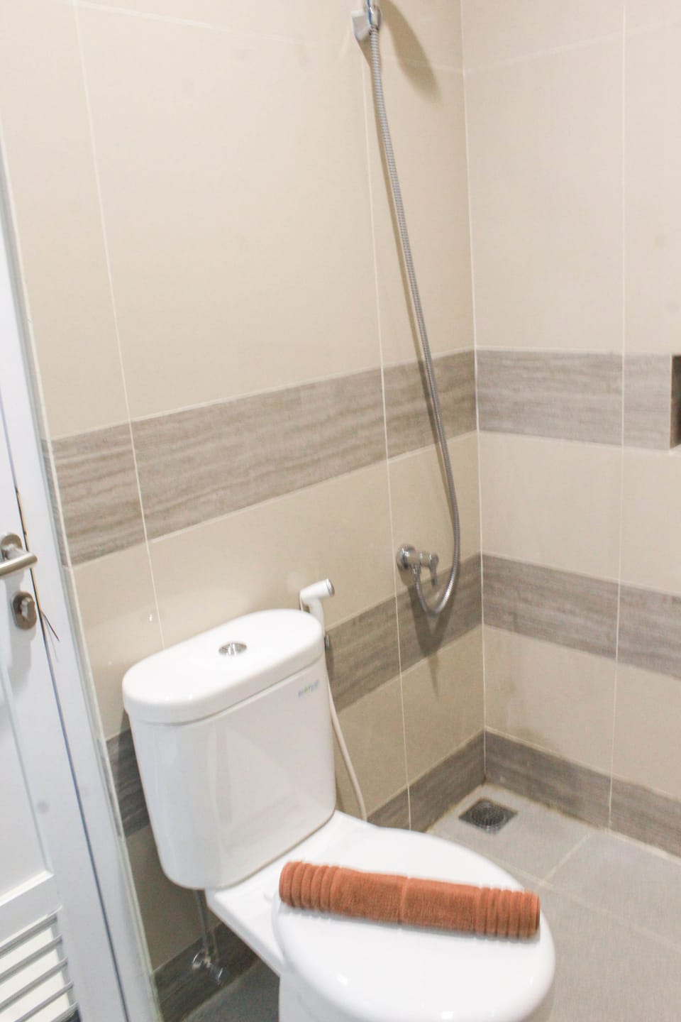Studio Guesthouse Way Seputih Luxury near Central Park Bed and Breakfast in Jakarta