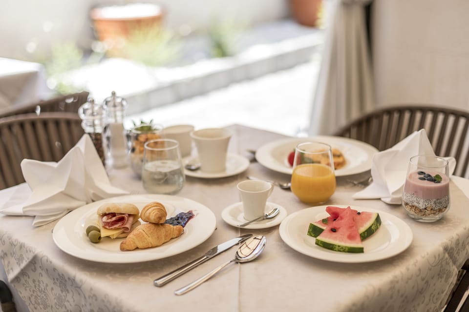 Daily buffet breakfast for a fee